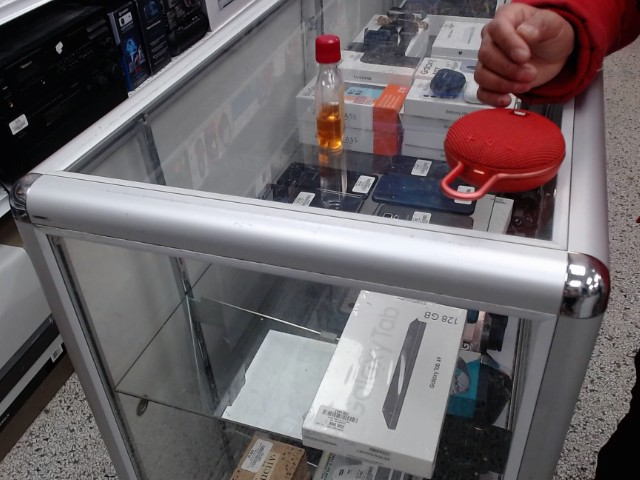 Speaker bluetooth rouge