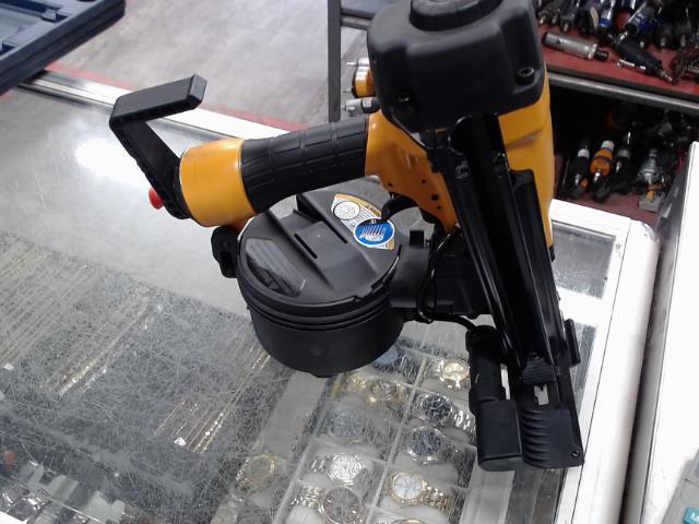 Cloueuse a capuchon h�licoidal neuve