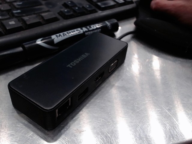 Usb-c to hdmi/vga travel adapter