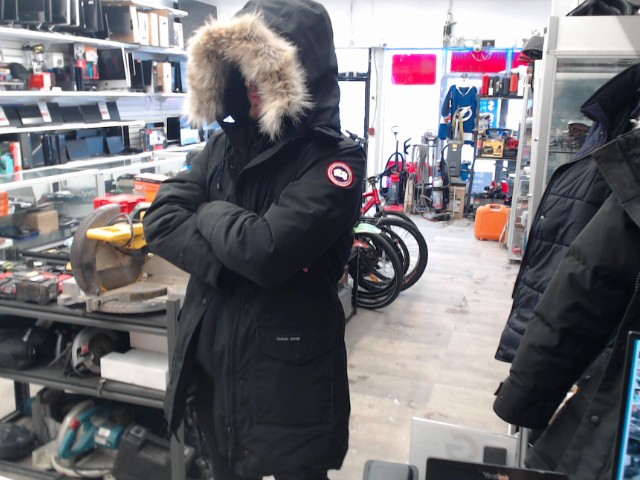 Manteau hivers noir xl avec fourrure