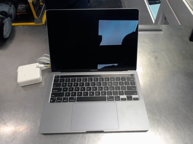 Macbook pro 2020 m1 8gbram 256ssd