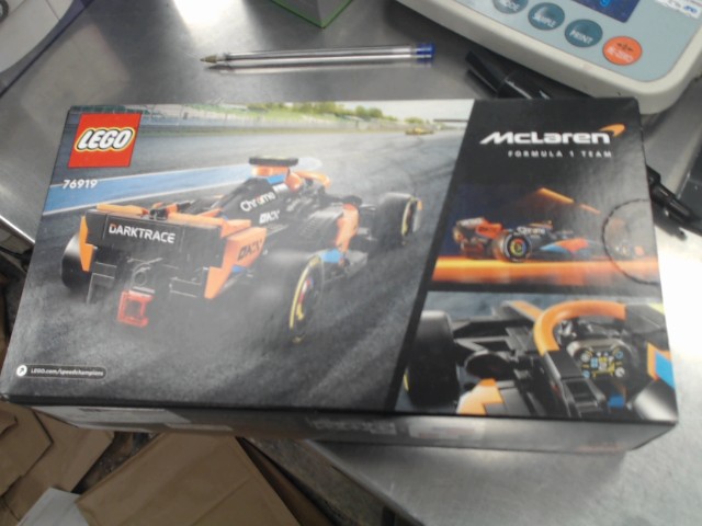 Lego 2023 mclaren formula 1 car