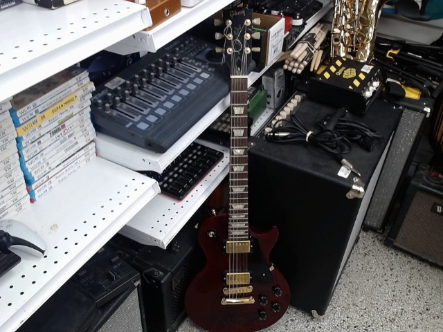 Guitare electrique rouge les paul studio
