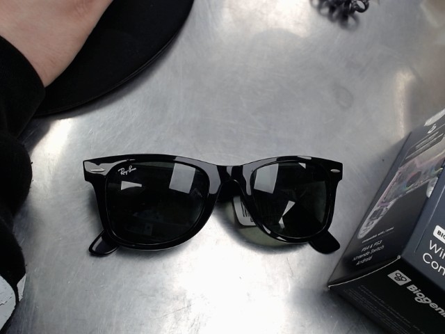 Wayframer sunglasses