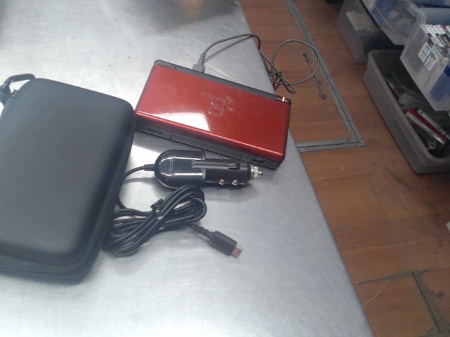 Console ds lite + chargeur