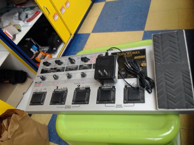 Pedale multi effect korg tone works