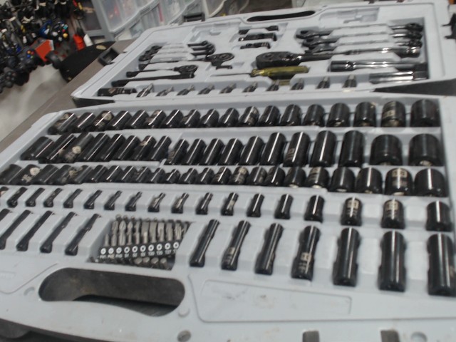 Kit de ratchet avec douilles 183 morceau