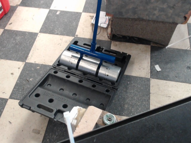 Vinyl roller crain 75