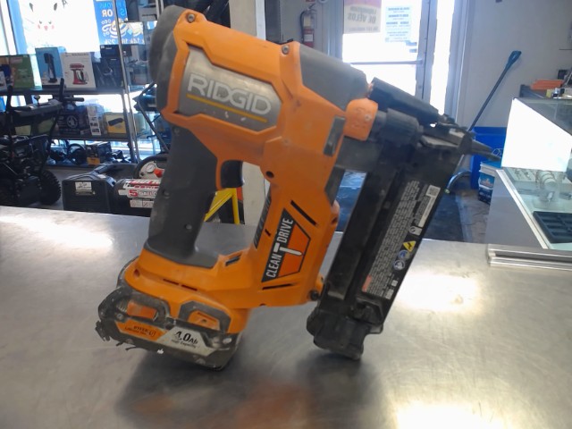 Cloueuse 18ga finition ridgid+batt4ah