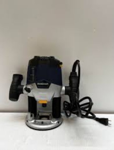 Toupie mastercarft dans coffre bleu