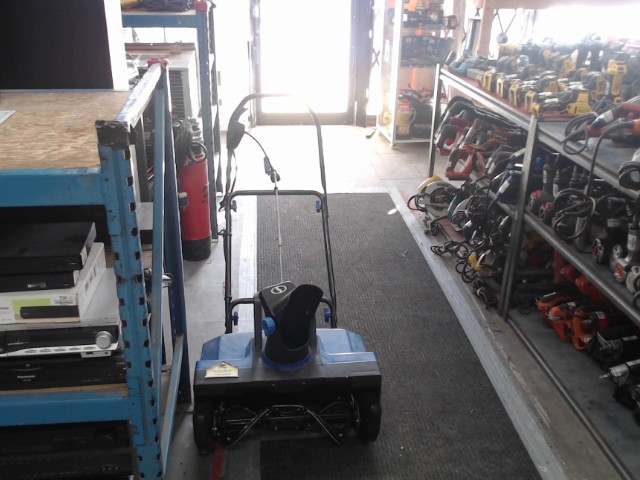 Souffleuse a neige electrique