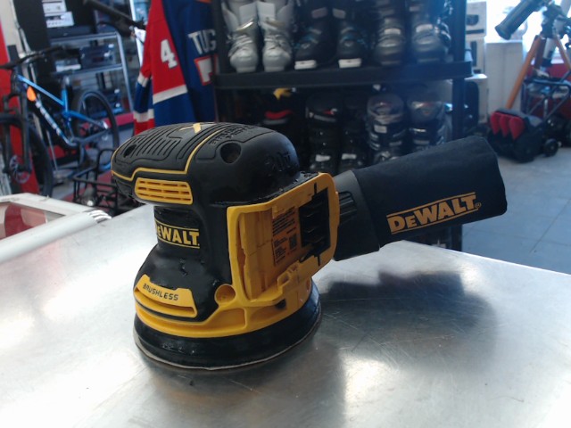 Random orbit palm sander