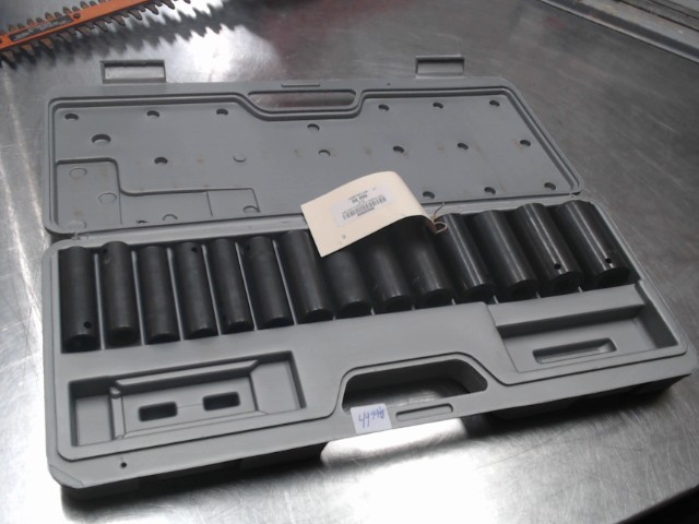 Case avec 14 douilles a grosses drill