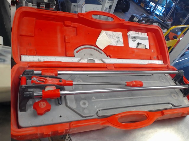 Tile cutter dans case