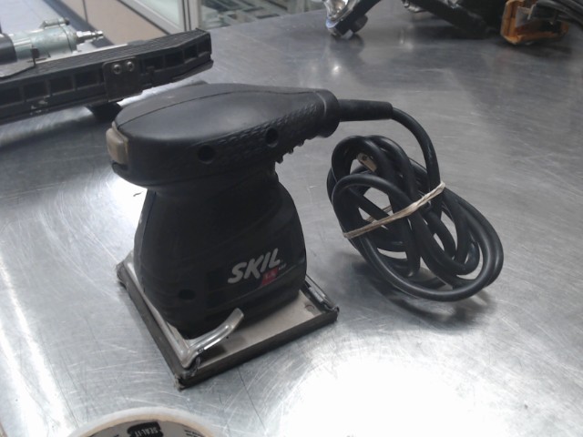Sableuse skil 120v 3.2a a fil