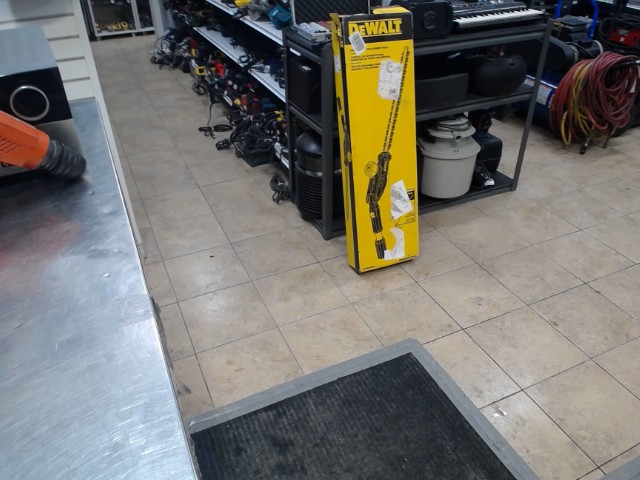 Pole hedge trimmer head