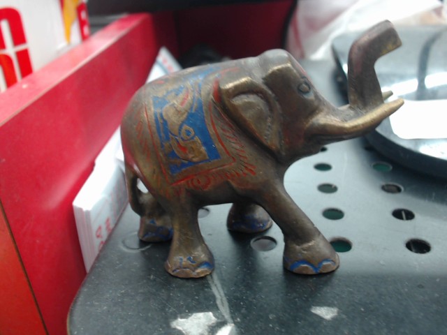 Elephant decoratif en etaint