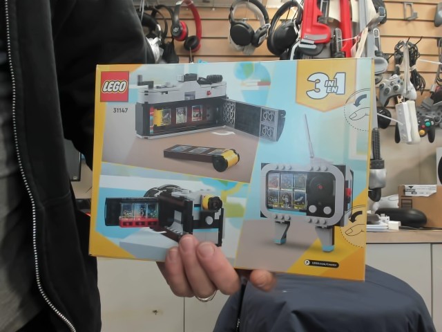 Lego set creator retro camera