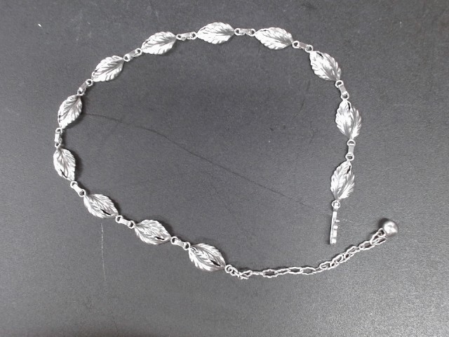 Chaine en argent maille stylr feuille