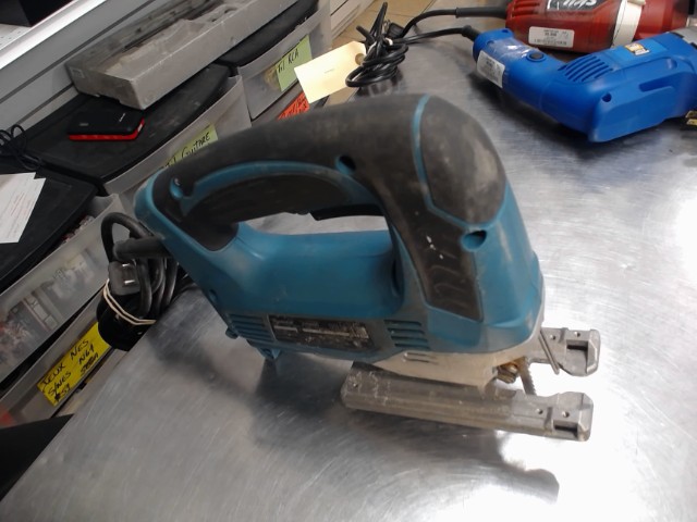 Scie sauteuse filaire