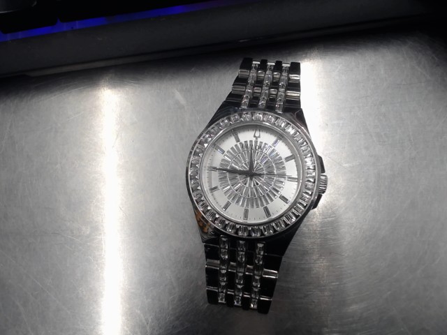 Montre bulova phantom crystal