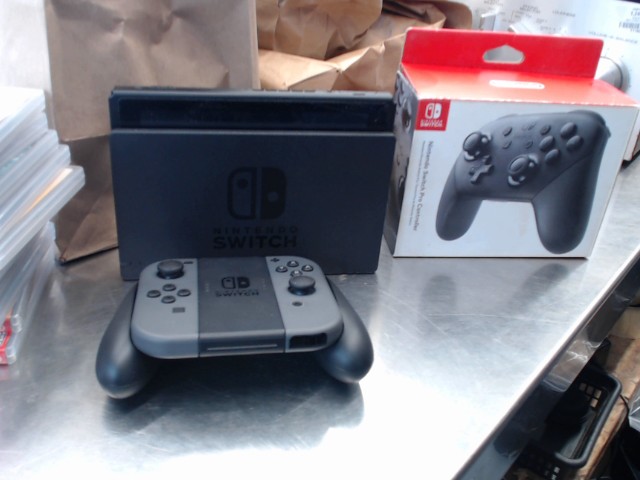 Nintendo switch first gen + doc�