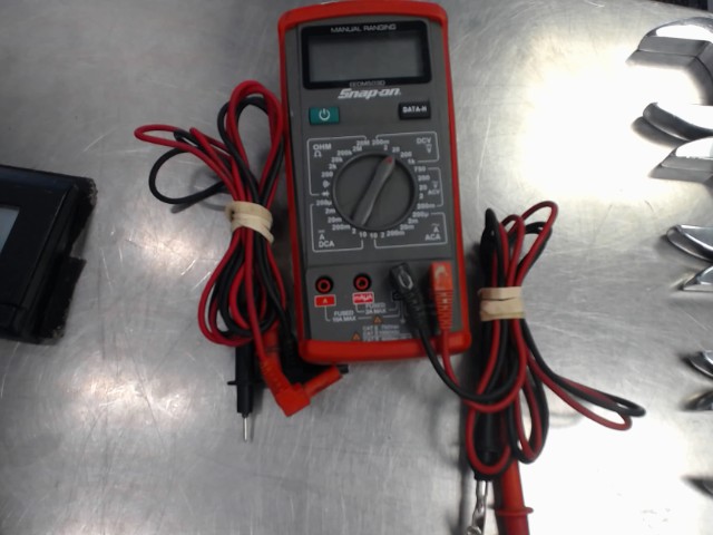 Manual reading multimetre