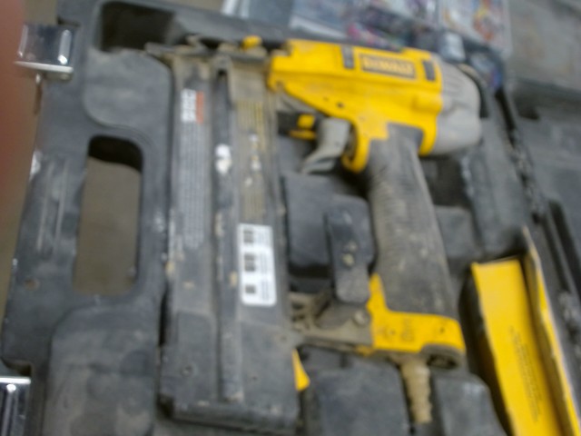 Nail gun dewalt