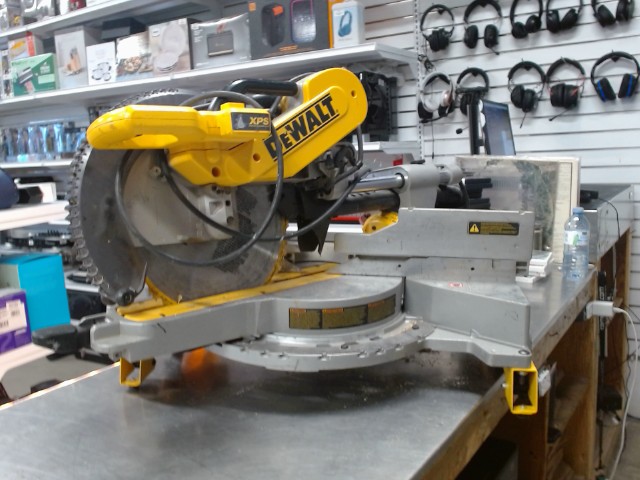 Scie ronde dewalt 12 pouce