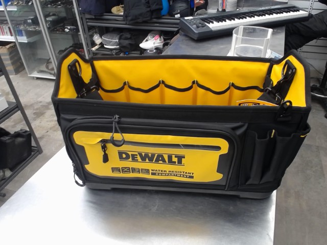 Sac water resistant dewalt 20l
