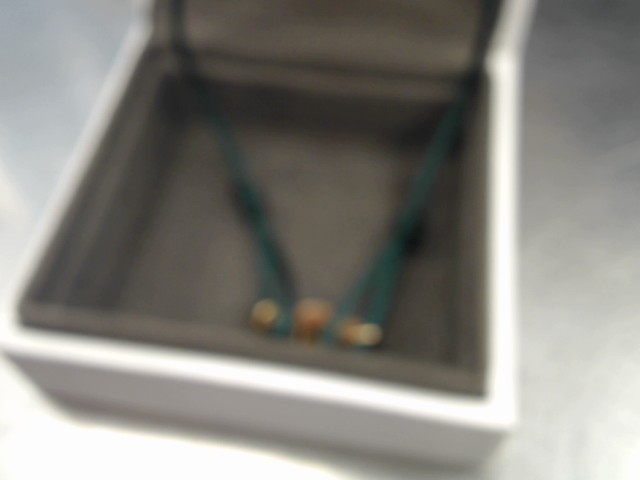 Bracelet tissue vert avec crochet or