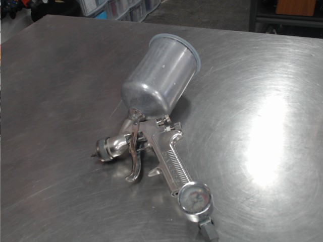 Gun peinture+reservoir