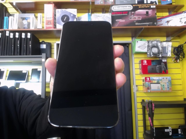 Iphone 14 pro max pile 100% avec case