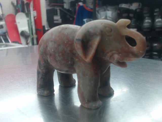 Elephant en steatite