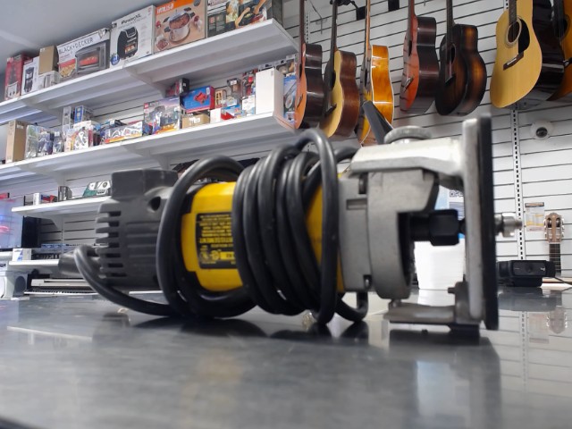 Dewalt trim router  corded
