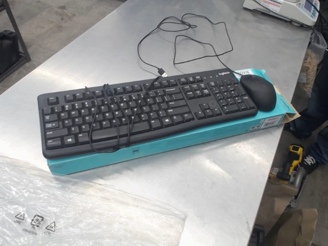 Logitech clavier et souris