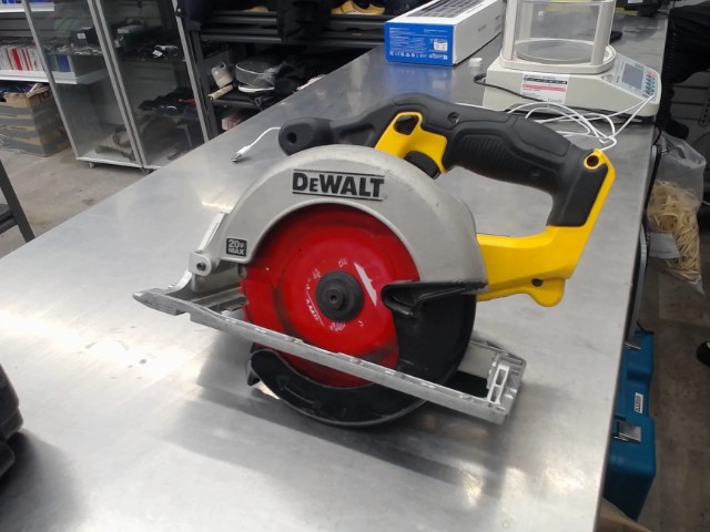 Scie circulaire type 3 20v lame rouge