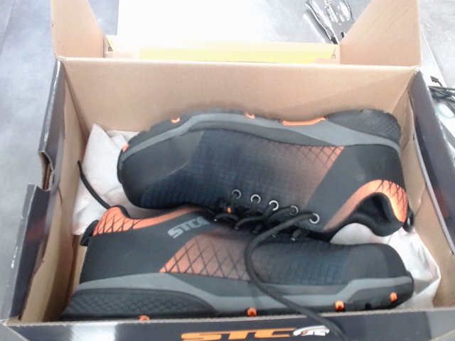 Stc kicks noir/orange men 8.5