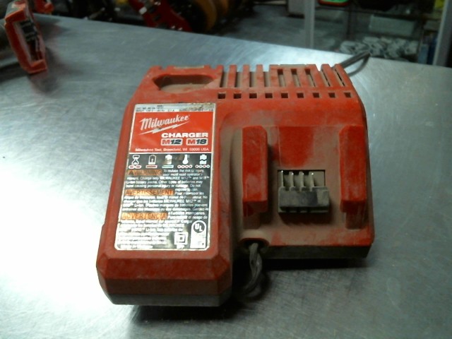 Chargeur pour batterie milwaukee