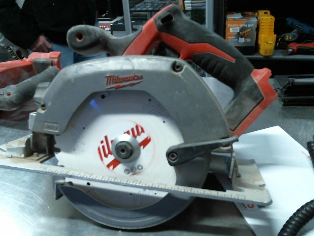 Scie circulaire milwaukee