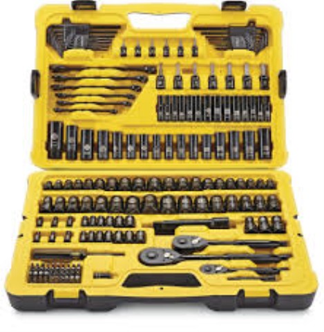 Coffre stanlet 183 piece propre