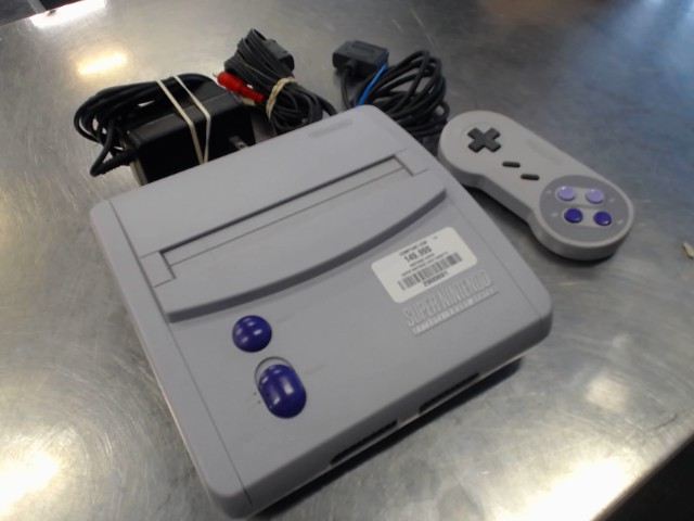 Super nintendo avec manette