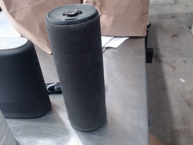 Speaker bluetooth