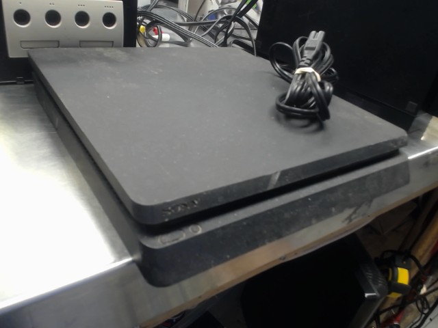 Ps4 slim + fils pas de manette