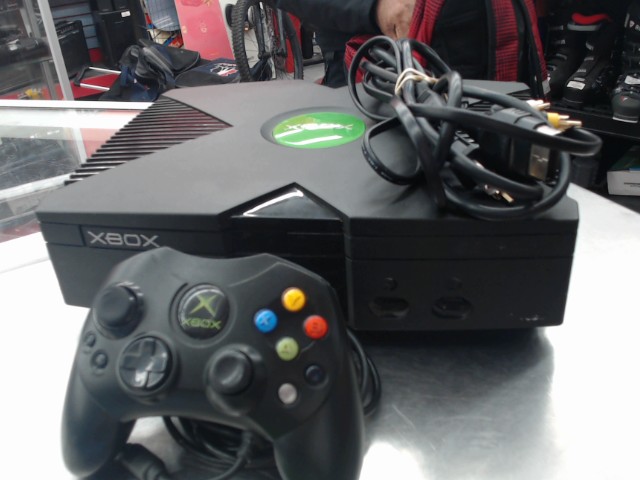 Xbox classic og avec fil et manette