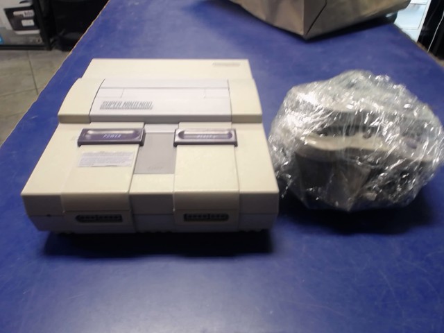 Console avec 2 manettes +fils