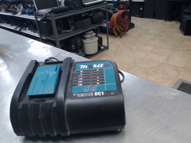 Chargeur batterie pour drill