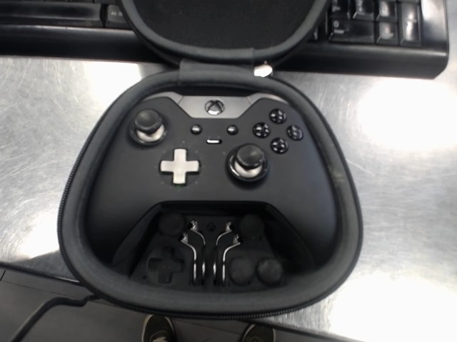 Manette xbox one elite +case+acc