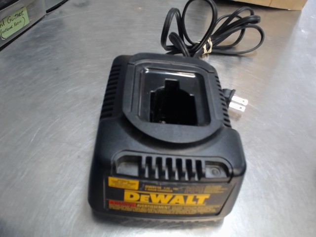 Chargeur dewalt pour vieille batt