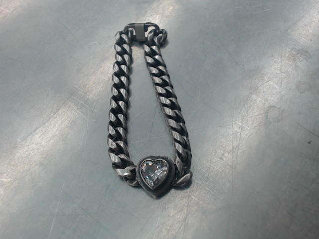 Bracelet en argent avec un coeur